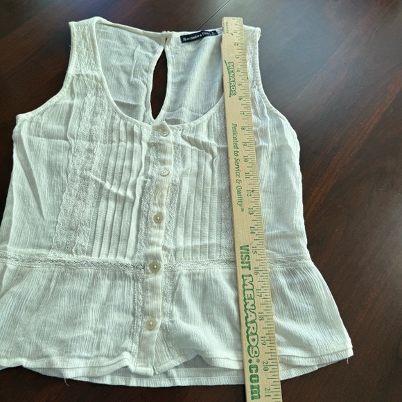 Abercrombie and Fitch white tank flowy top lace accents button size small - Picture 5 of 7